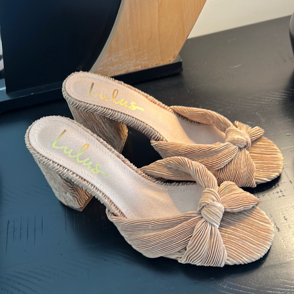 Tan, velvet, textured mules